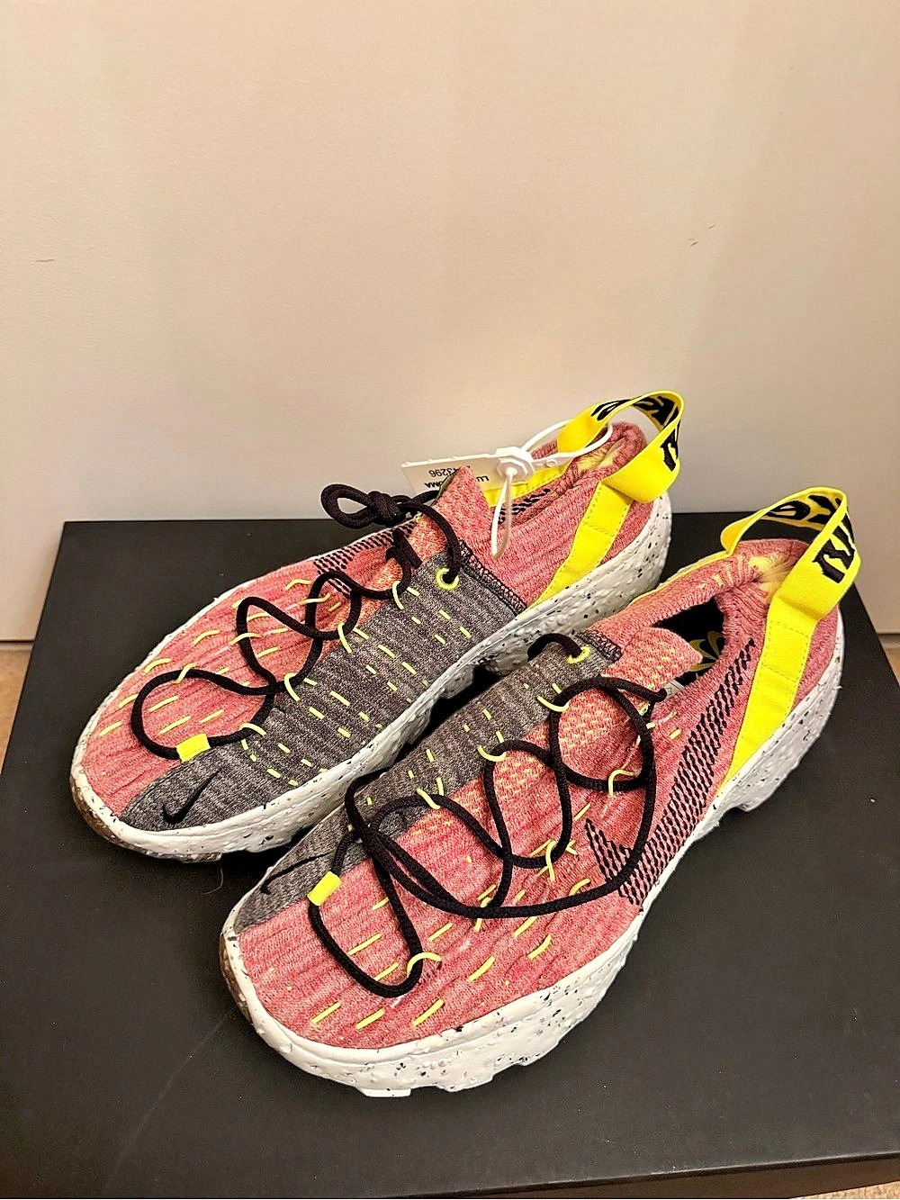 Nike Space Hippie 04 Lemon Venom / Light Arctic Pink Athletic Shoes NWT